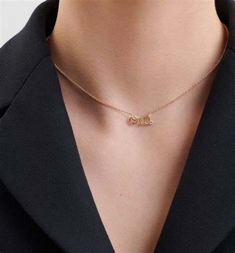 dioramour necklace